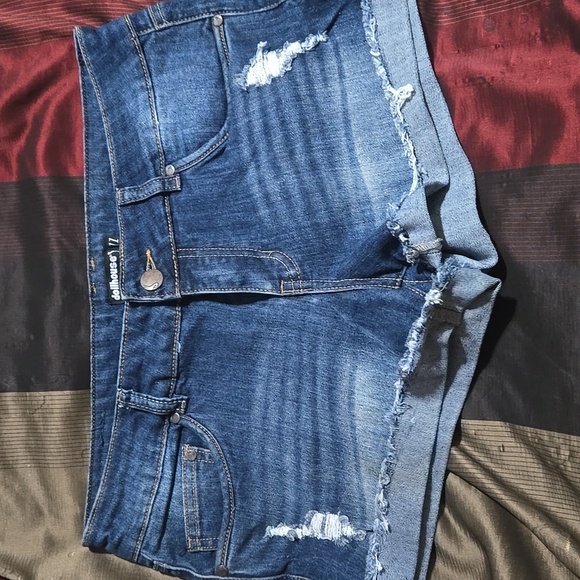 Shorts - Picture 1 of 3